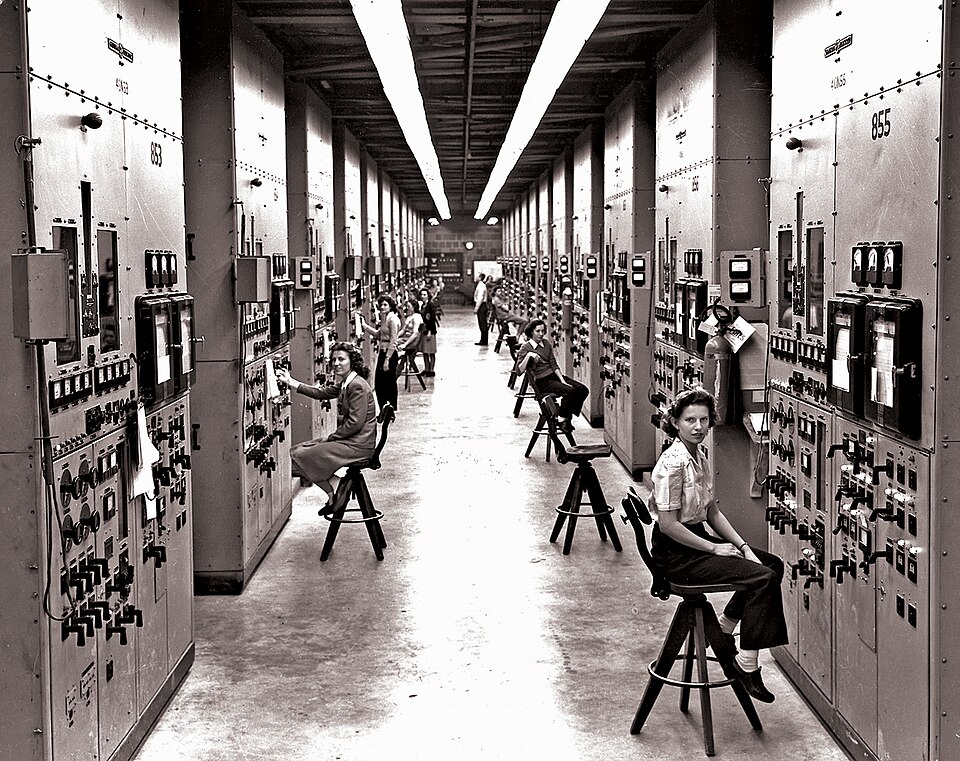 Calutron operators at the Y-12 plant during the Manhattan Project